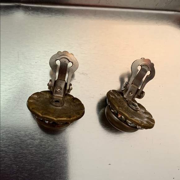 Vintage 1” faux beige pearl w pave crystals clip earrings - Picture 4 of 4